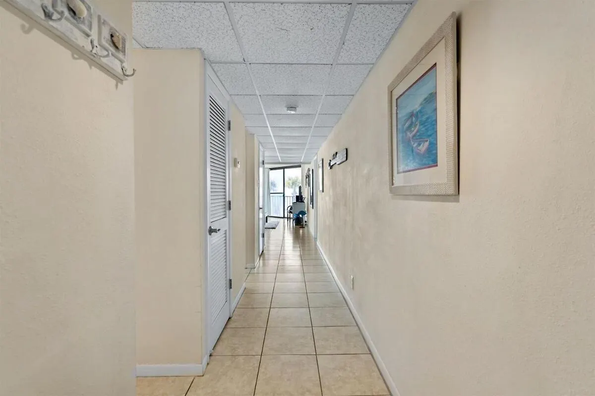 Apartment Edgewater Windward 104 - 1 Bedroom Beachfront Sleeps 4 Panama City Beach United States