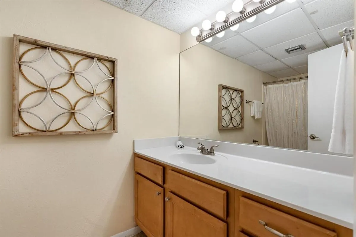 Edgewater Windward 104 - 1 Bedroom Beachfront Sleeps 4 Panama City Beach