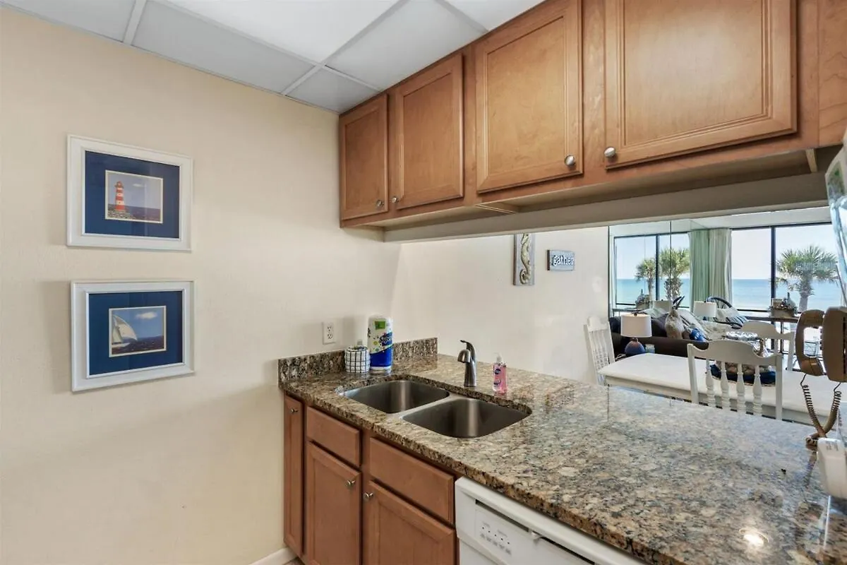 Apartment Edgewater Windward 104 - 1 Bedroom Beachfront Sleeps 4 Panama City Beach