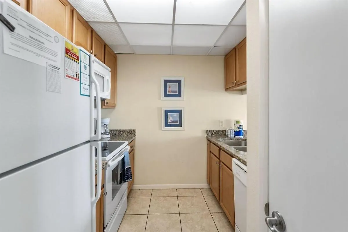 Apartment Edgewater Windward 104 - 1 Bedroom Beachfront Sleeps 4 Panama City Beach United States